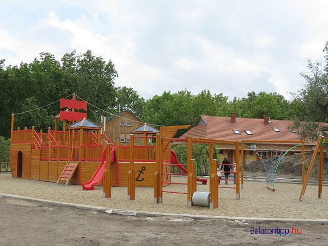 Kids' Paradise House Balatonboglár Eksteriør bilde